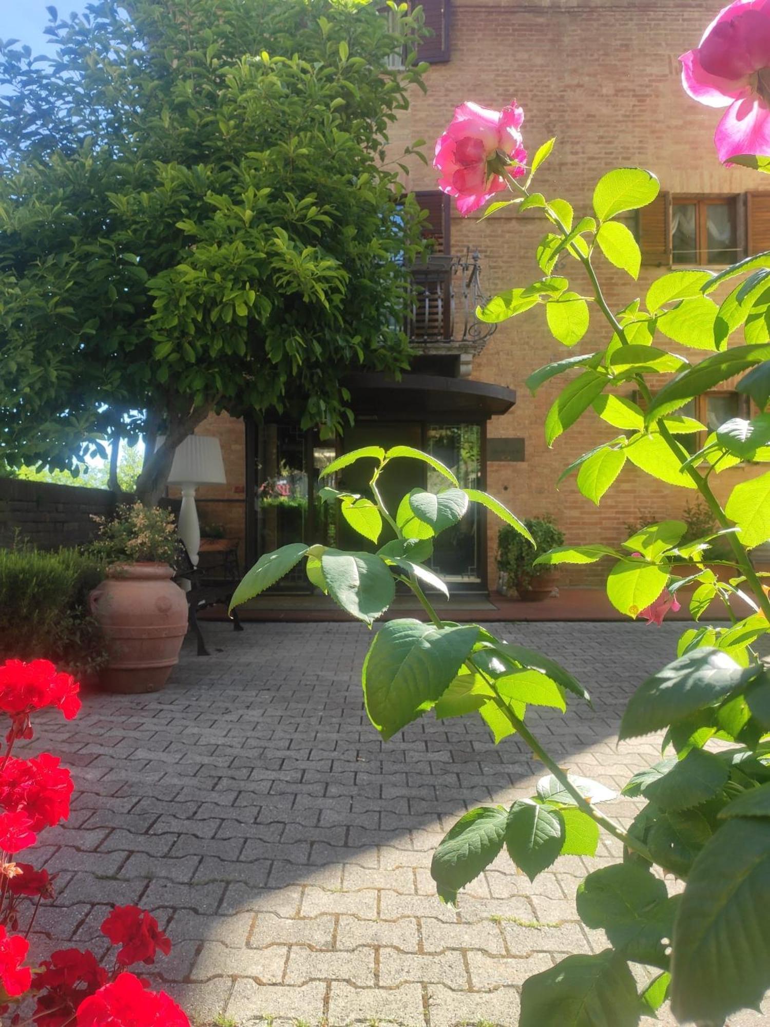Hotel Arcobaleno Siena Luaran gambar